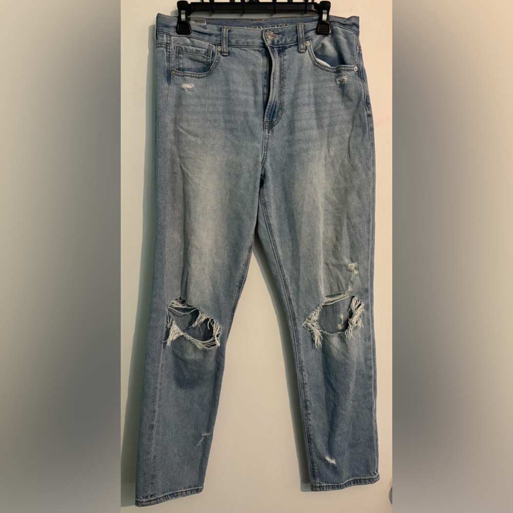 American Eagle‎ Womens 10 Cropped Distressed Mom Jeans Light Wash High rise